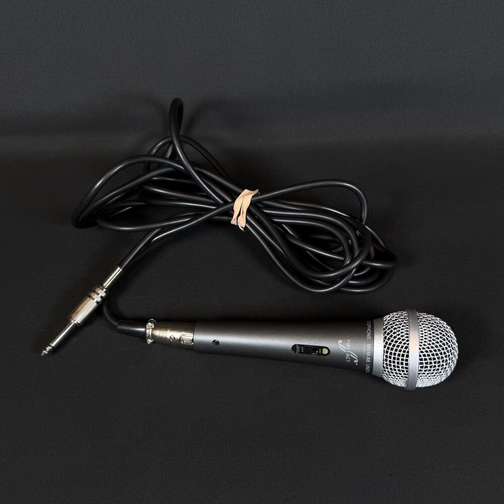First Act MVM-88 Unidirectional Dynamic Microphone with XLR x 1/4" Cable TESTED